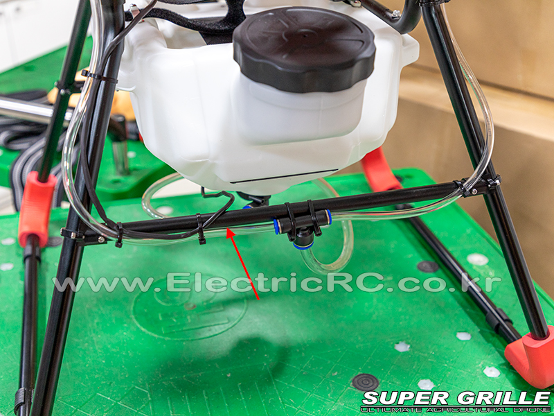 [���ܼ�] ZX6-16-LGFB [SHR] X6-16/20S Super Grille - Horizontal Landing Gear Support Assy