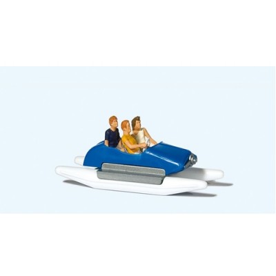 [ܼ] FSP10682 [PREISER] FSP10682 Family in paddleboat blue