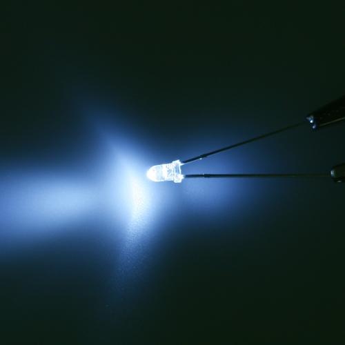 [���ܼ�] R03LED-3ACC4UW 3���� ������ ���ֵ� LED - WHITE (���) 1�� <br>(4.8v/6v �� ���� ������ ���� ����)