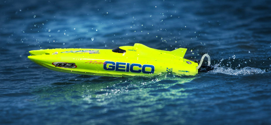 [ܼ] PRB08019 [PROBOAT] Pro Boat Miss Geico 17-inch RTR Brushed Catamaran Boat  