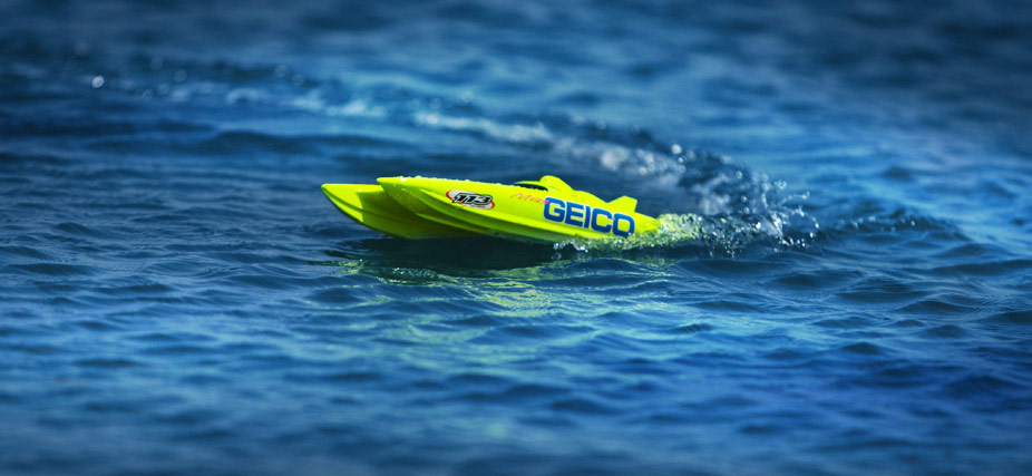 [ܼ] PRB08019 [PROBOAT] Pro Boat Miss Geico 17-inch RTR Brushed Catamaran Boat  