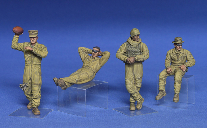[ܼ] BE37049 [Miniart] BE37049 1/35 USMC Tank Crew at Rest