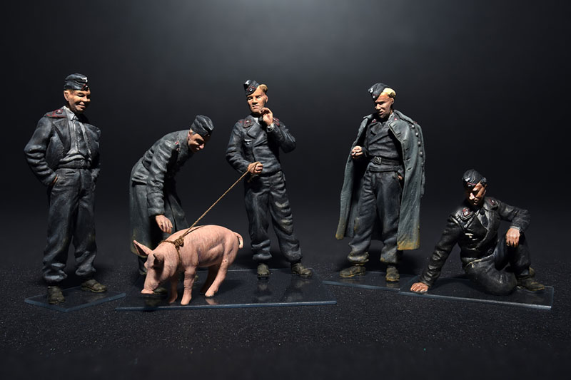 [���ܼ�] BE35198 [Miniart] BE35198 1/35 �޽Ľ� ���ϱ� ��ũ �¹��� (German Tank Crew at Rest)