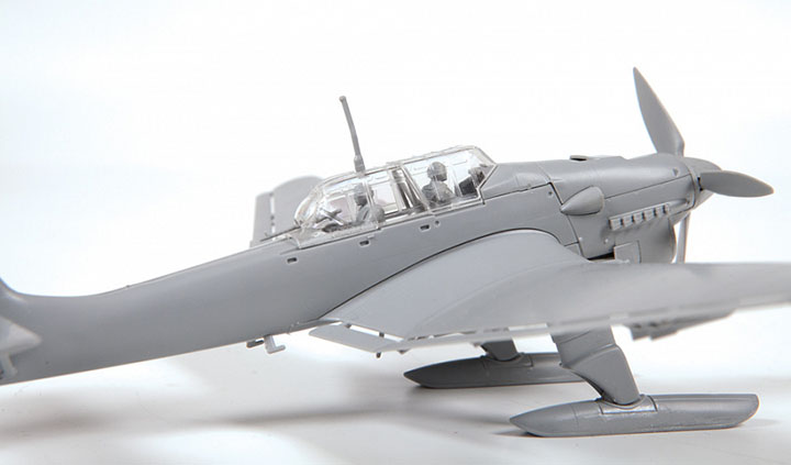 [ܼ] BZ7323 [Zvezda] BZ7323 1/72 Ju-87 Stuka w/Skis