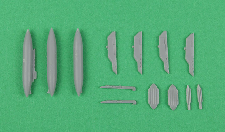 [ܼ] BPFC-19 [PLATZ] BPFC-19 1/144 F/A-18C Hornet Full Armament Specification (Set of 2)