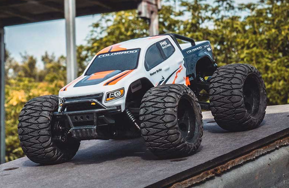 [ܼ] FMS12421BDRTRBU [ROC HOBBY] FMS 1/24 FMT24 Chevrolet Colorado Monster Truck RTR