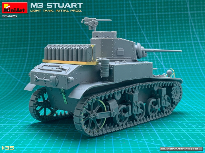 [���ܼ�] BE35425 [Miniart] BE35425 1/35 M3 Stuart Light Tank. Initial Prod