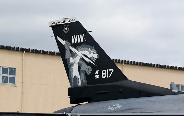 [ܼ] BPFC-24 [PLATZ] BPFC-24 1/144 F-16C Fighting Falcon Misawa Air Base 35SQ