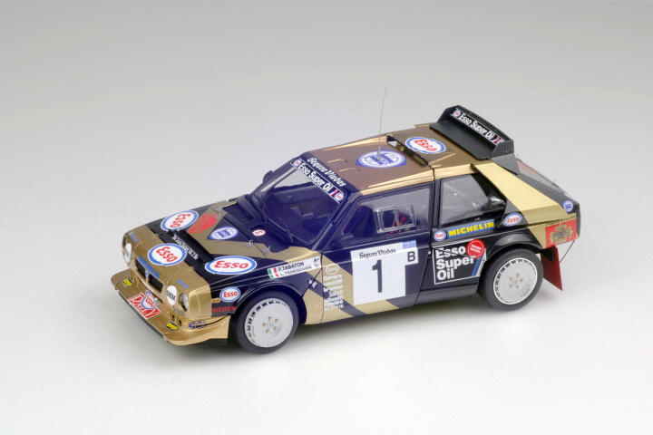 [���ܼ�] BPBX24034 [PLATZ] BPBX24034 1/24 Lancia Delta S4 1986 Catalonia Rally Winner