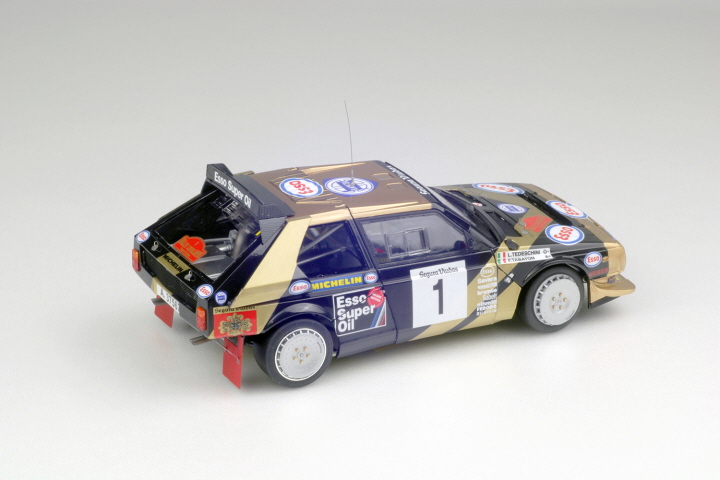 [���ܼ�] BPBX24034 [PLATZ] BPBX24034 1/24 Lancia Delta S4 1986 Catalonia Rally Winner