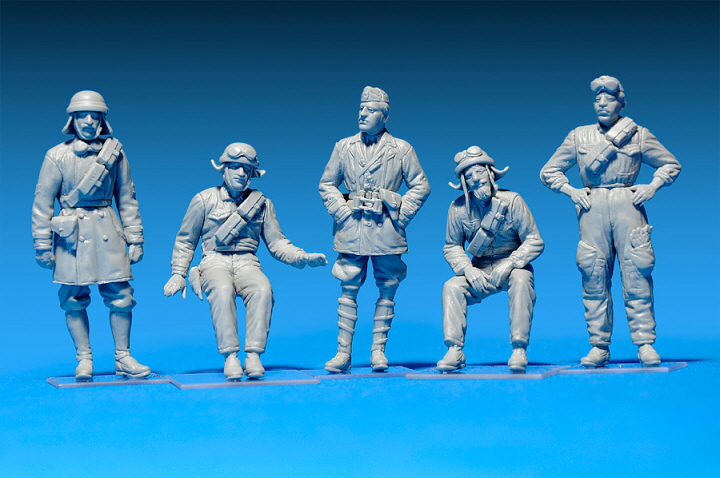 [ܼ] BE35500 [Miniart] BE35500 1/35 Italian Tank Crew. Resin Heads