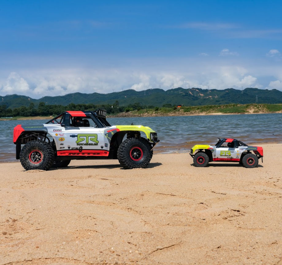 [���ܼ�] FMS11871RTR25-BL [ROC HOBBY] FMS 1/18 FSC18 FORD BRONCO EB RTR BRUSHLESS 2025 ����������, ������ ���͸� ������